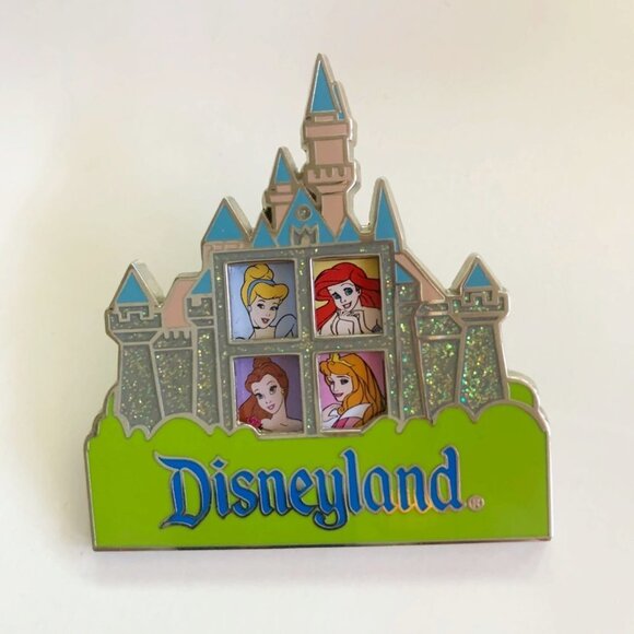 Disney Collectible Pin Princesses in Castle - Picture 2 of 6